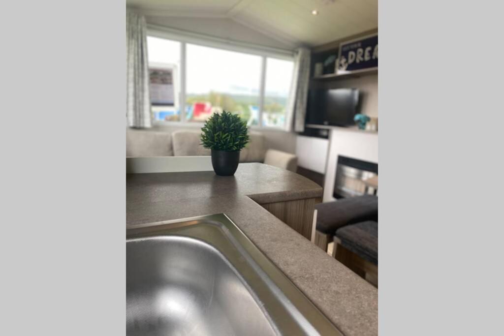 Presthaven Cozy Retreat Apartment Prestatyn Ngoại thất bức ảnh